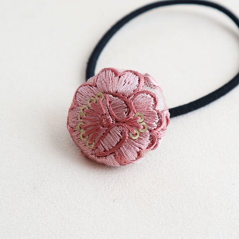 インド刺繡　花柄のピンクレース　ヘアゴム