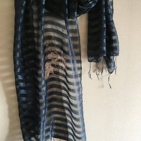 型染め [百合の木] ボーダー織りスカーフ ストール シルクストール 紺色