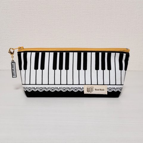 ピアノ柄のメロディペンケース