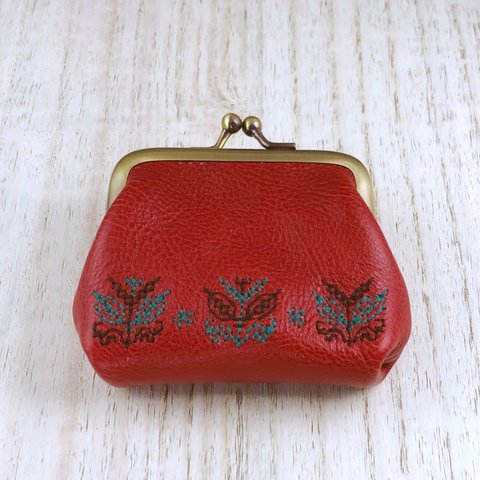 レトロ感漂う ◆ 刺繍のがま口