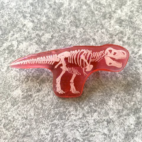 ティラノサウルス　全身骨格ブローチ