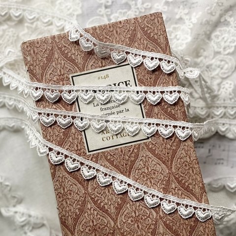 ＊再入荷＊1m 可愛い 立体 ハート ケミカルレース ブレード 白 BK230607 ハンドメイド 手芸 素材 材料 DIY