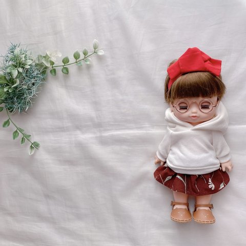 メルちゃん ソランちゃん　ホワイトフードパーカー＆デイジースカートと赤リボンヘアバンド