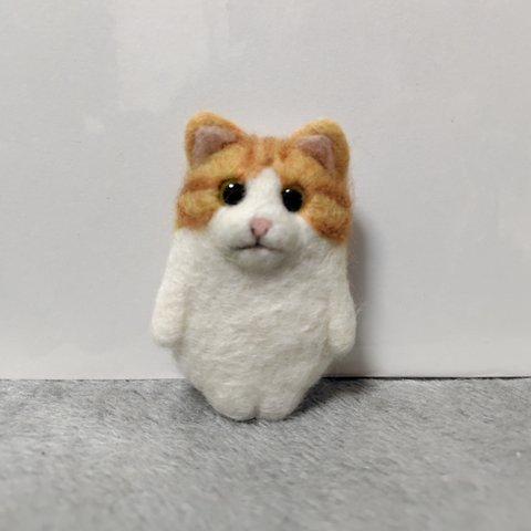 羊毛フェルト 茶トラ白猫マグネット(全身)