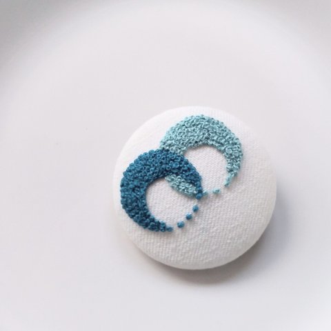 サークル刺繍のブローチ【送料無料】