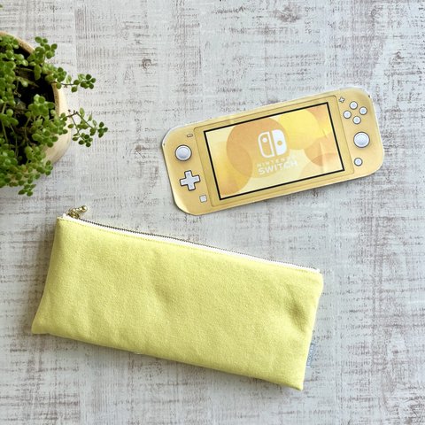 switch lite フラットポーチ　クリームイエロー