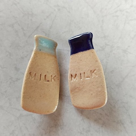 《送料込み》陶のブローチ【MILK】