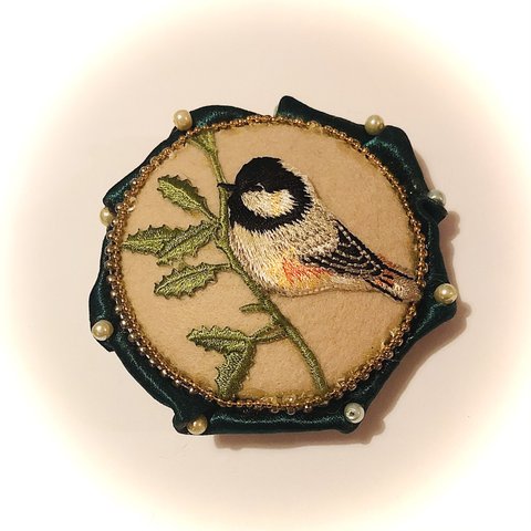 小鳥の　刺繍ブローチ　ヘアアクセ 