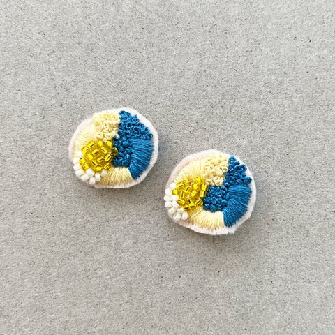 lemon×blue刺繍ピアス