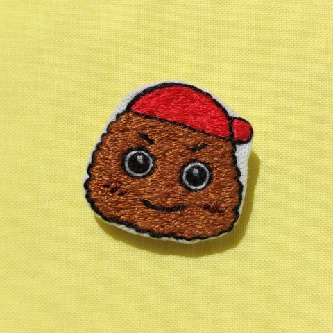 焼きおにぎりくんの刺繍ブローチA