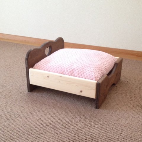 newペットベッド　小型犬・猫用木製ベッド（クッション付き）