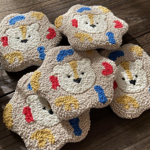 ライオン　コースター　1枚　ミニマット　ギフト　ナチュラル　パンチニードル　刺繍　かわいい　アニマル　動物　カラフル