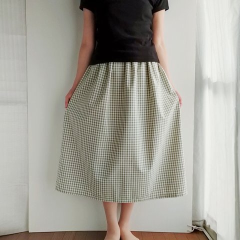 ギンガムチェックのゆったりギャザースカート～フリーサイズ～モスグリーン×白　スカート丈70・75・80㎝