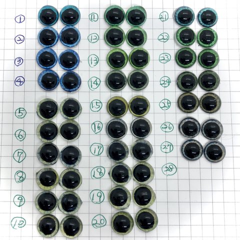 500円→400円　値下げ中　10mm  グラスアイ　ガラスアイ  羊毛フェルト　猫目　プルーアイ　グリーンアイ