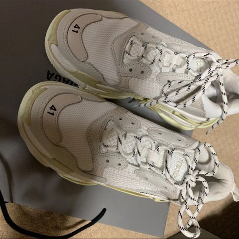 BALENCIAGA トリプルS