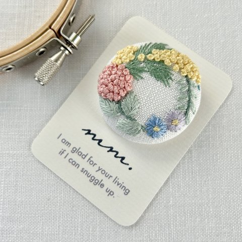 お花の刺繍ブローチ 