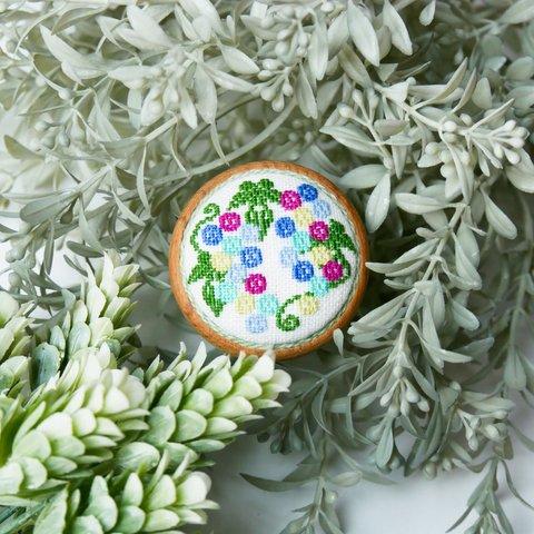 野ぶどう 刺繍くるみボタンブローチ/ヘアゴム plantsplanet 野ブドウ　野葡萄