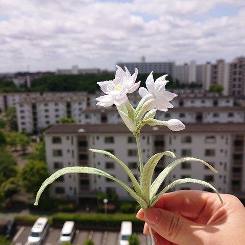 ハンドメイド 水仙ブローチ