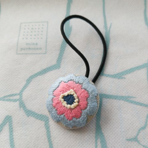 刺繍ヘアゴム