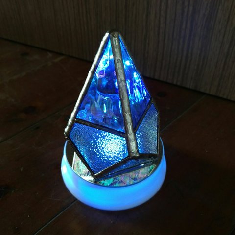 【期間限定値引】多角形のステンドグラス　LEDライトスタンド付き
