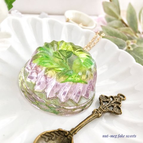 ゼリーのネックレス(ミント)(Mint jelly necklaces)(スイーツデコ/フェイクスイーツ/食品サンプル/ネックレス/レジン)