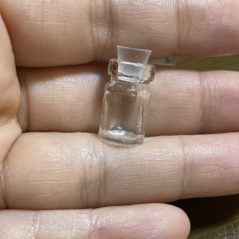 空洞小瓶1(1cm×1.7cm)【シリコンモールド型】