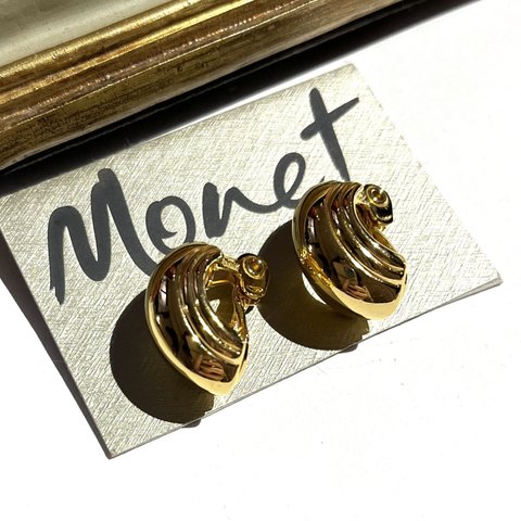 0892 VINTAGE EARRING Monet  モネ　フープゴールドGDヴィンテージ　イヤリング　アンティーク  クラシカル　花　フラワー　大ぶり　フォーマルカジュアル　ビジュー　結婚式