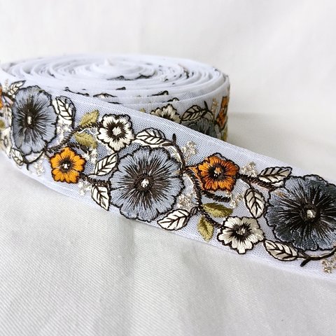 【50cm】【40mm幅】【R024-5】インド刺繍リボン　大ぶり　花柄　フラワーモチーフ　レース地　スパンコール　手芸　アクセサリーパーツ　ハンドメイド　DIY