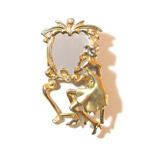 70s USA Maiking Up Beautiful Woman Vintage Gold Tone Dresser Brooch