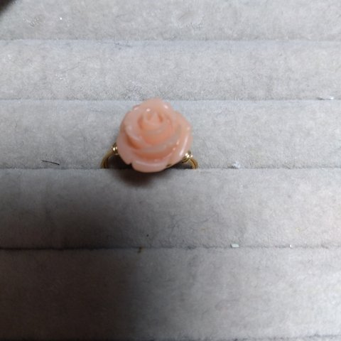 桃色珊瑚ピンクコーラル薔薇型ワイヤーリング　11号 金色