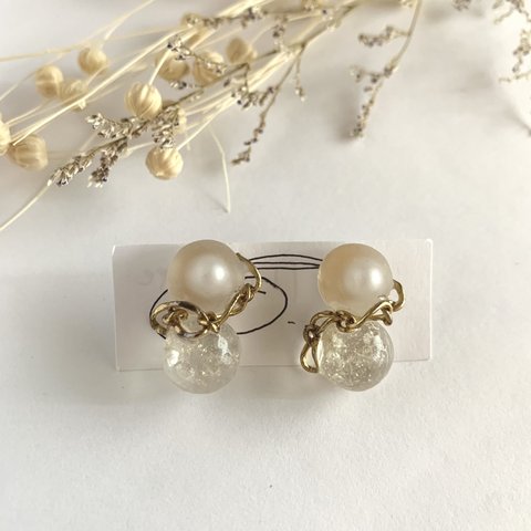 antique pearl x snow man earrings