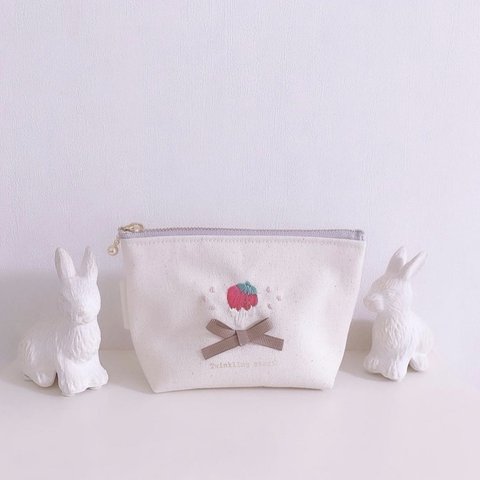 再販♡いちごみるく刺繍♡ポーチ