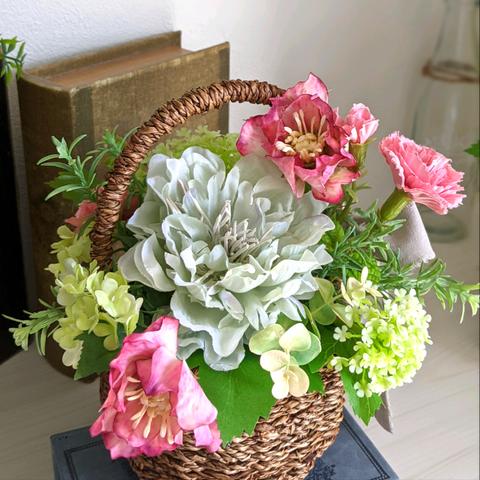 Green Peony Arrangement～芍薬×八重咲クリスマスローズ×カーネーション ギフト 母の日