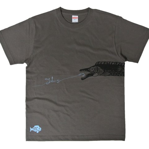 胴体を前後にまたぐ太刀魚Fishing！Ｔシャツ　メンズ