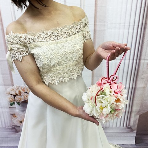 【造花ウェディングブーケ】白とピンクの可愛い手まり型ブライダルブーケ/bq-0037