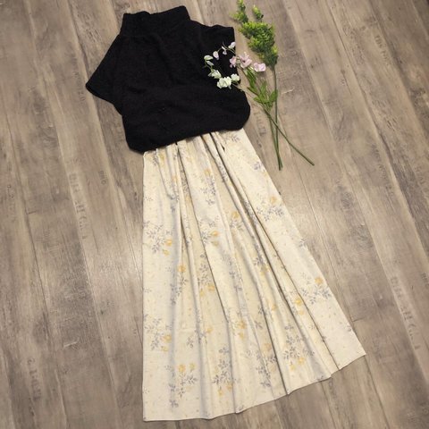 YUWA 黄色いお花の 可憐で 素敵な ギャザースカート