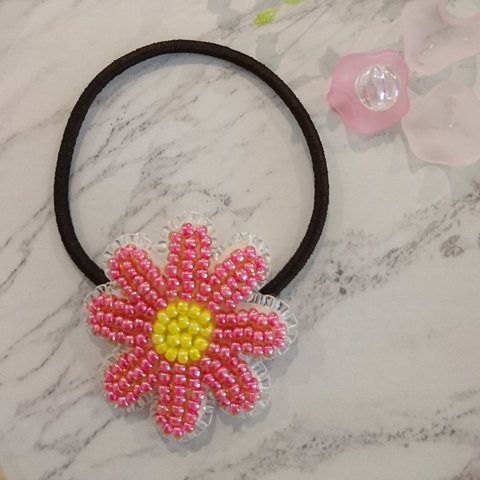 ビーズ刺繍ヘアゴム(ピンク花)