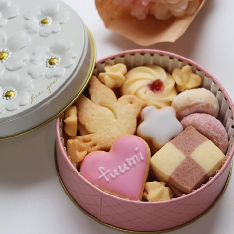 お花のクッキー缶(ピンク) 【ご購入からお届けまで約３週間】