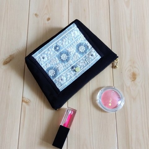 インド刺繍のポケット　16cmポーチ　ポケット付き　ラッピング対応可　マチあり　黒　590　　