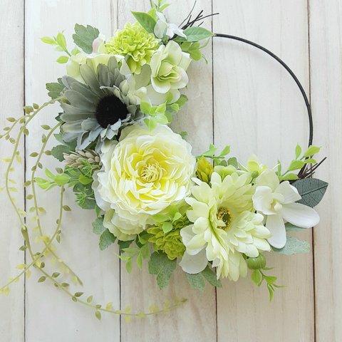 【母の日早割】母の日💐グリーンのお花達のアイアンリース(約29cm)母の日　ミモザ　玄関リース　結婚祝い　出産祝い　新築祝い　誕生日