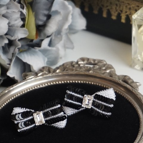 Black&White  ビーズ刺繍リボンのピアス