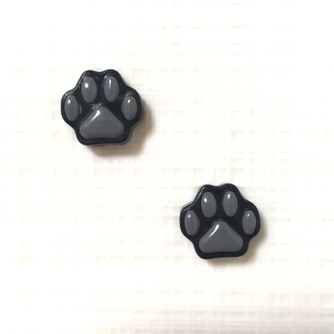 [イヤリングOK]黒猫のぷにぷに肉球ピアス