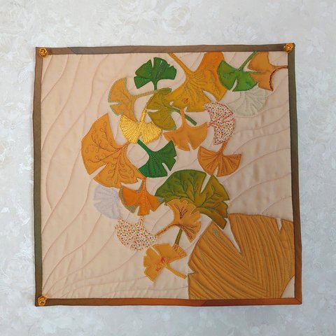 銀杏のミニタペストリー　Gingko mini tapestry　银杏树的迷你挂毯。