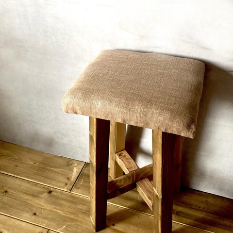 木製スツール　イス　高反発　硬めのクッション　チェアー　 椅子　クッションスツール　【木部はダークブラウン、布生地はベージュ】
