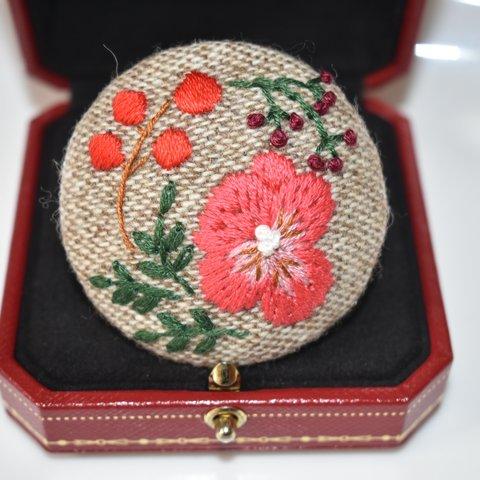 【冬物セール30%off】1000円→700円ビオラとお花たち 刺繍ブローチ(ピンク)