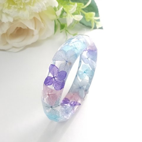 〜色を選べる紫陽花のバングル〜　アジサイ　バングル　クリア　レジン　花　ドライフラワー　フラワー　パステルカラー　紫陽花　プリザーブドフラワー　アロマ　ハーバリウム　インテリア　ターコイズ