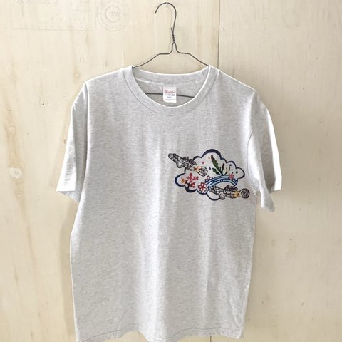  【送料無料】メンズTシャツMサイズ/手染め紅型のヨシノボリ/ハゼ/アッシュグレー