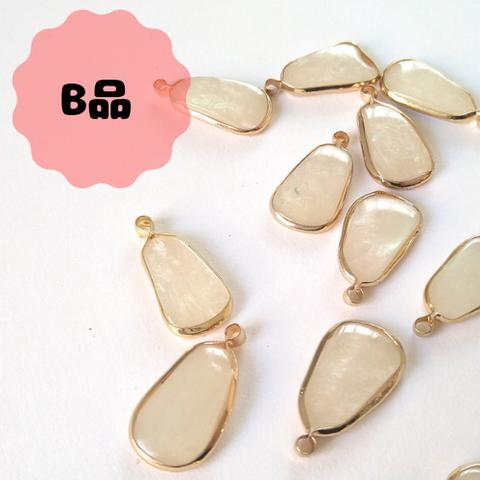 ［8pcs]限定B品★ import pearl charm     パール調ゴールド チャーム ピアス イヤリング ハンドメイド