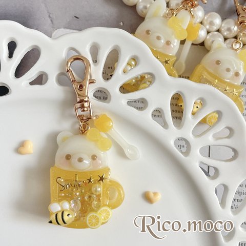 【再販🪄︎︎✨】くま🧸 はちみつレモン Rico.moco CAFE シリーズ アニマルカップ レジンキーホルダー シェイカーキーホルダー シャカシャカキーホルダー 1点