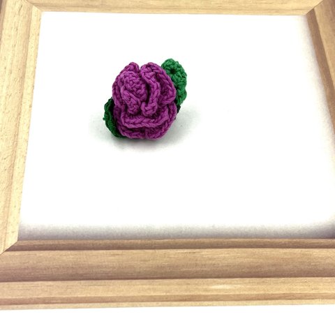 刺繍糸のミニバラコサージュ🌹（ブローチ）バイオレットカラー